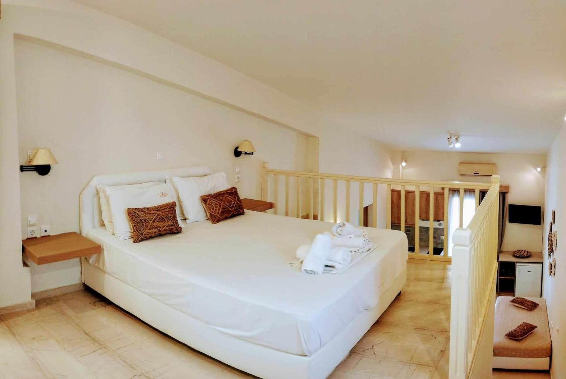 Lofos Aparthotel 3*